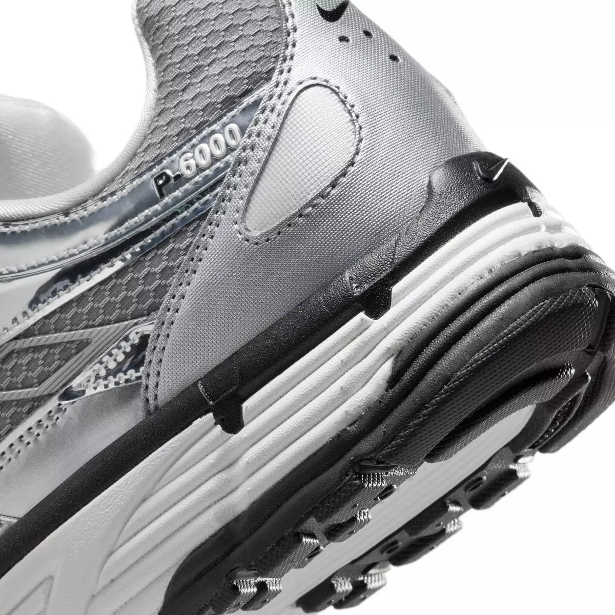 Nike P-6000 Premium - Unisex - Metallic Silver