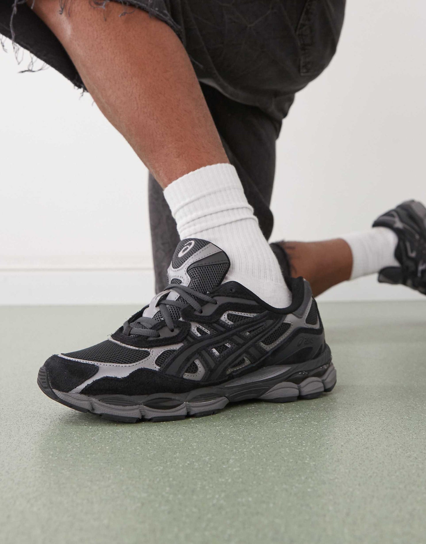 ASICS Gel-NYC - Unisex - Graphite Grey Zwart