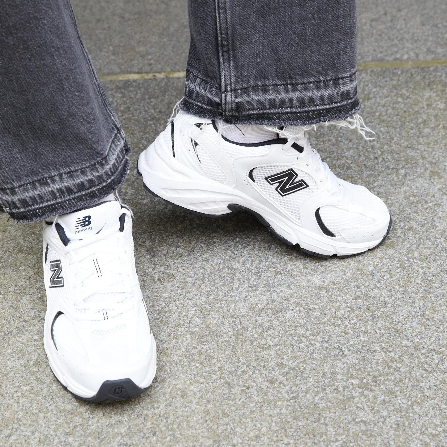 New Balance 530 - Unisex - White Black