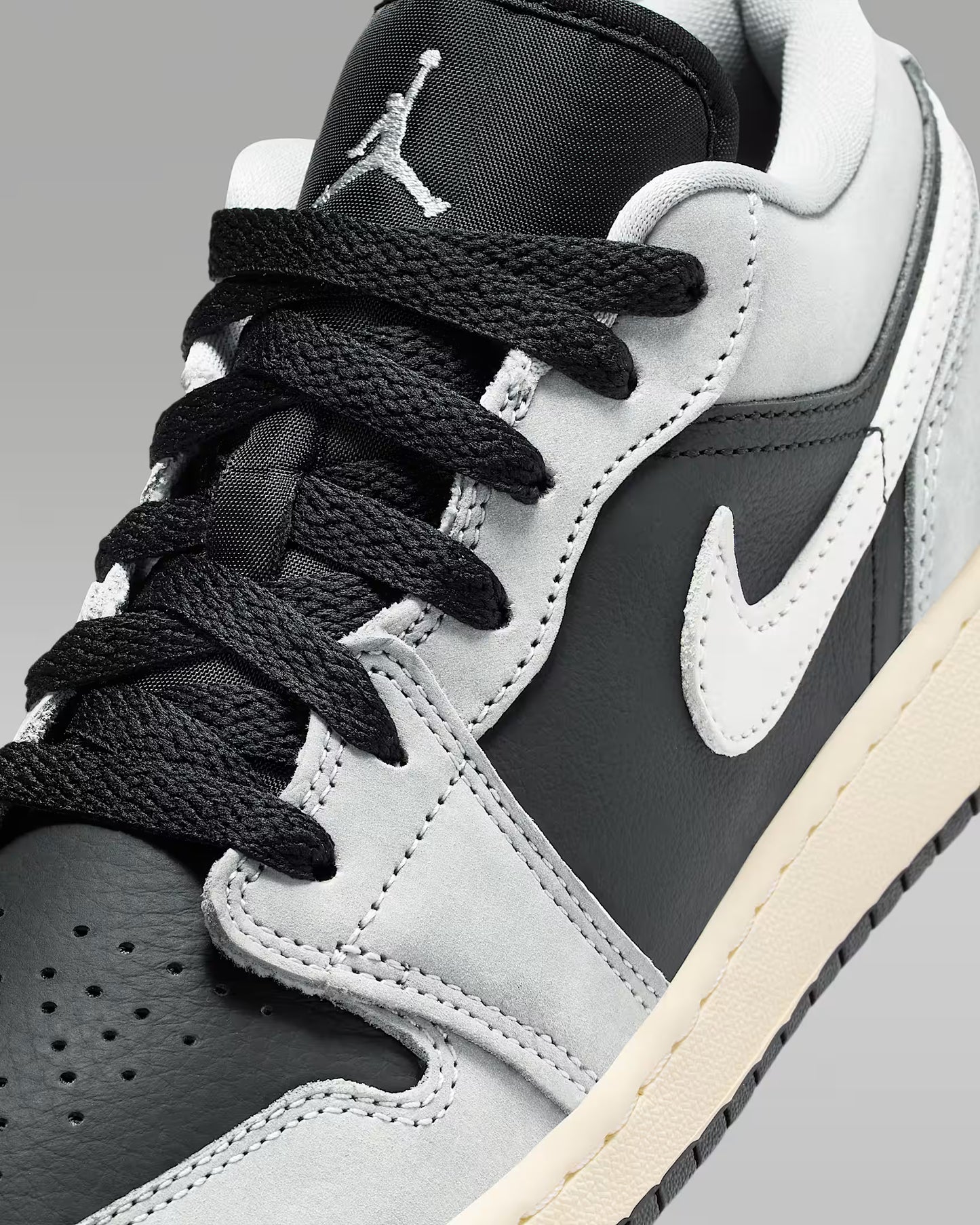 Air Jordan 1 Low - GS - Light Smoke Grey