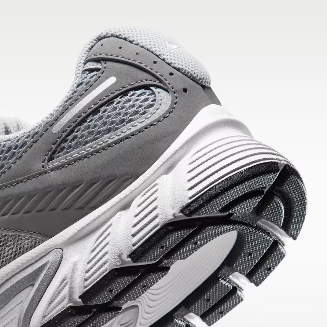 Nike V5 RNR - Unisex - Particle Grey