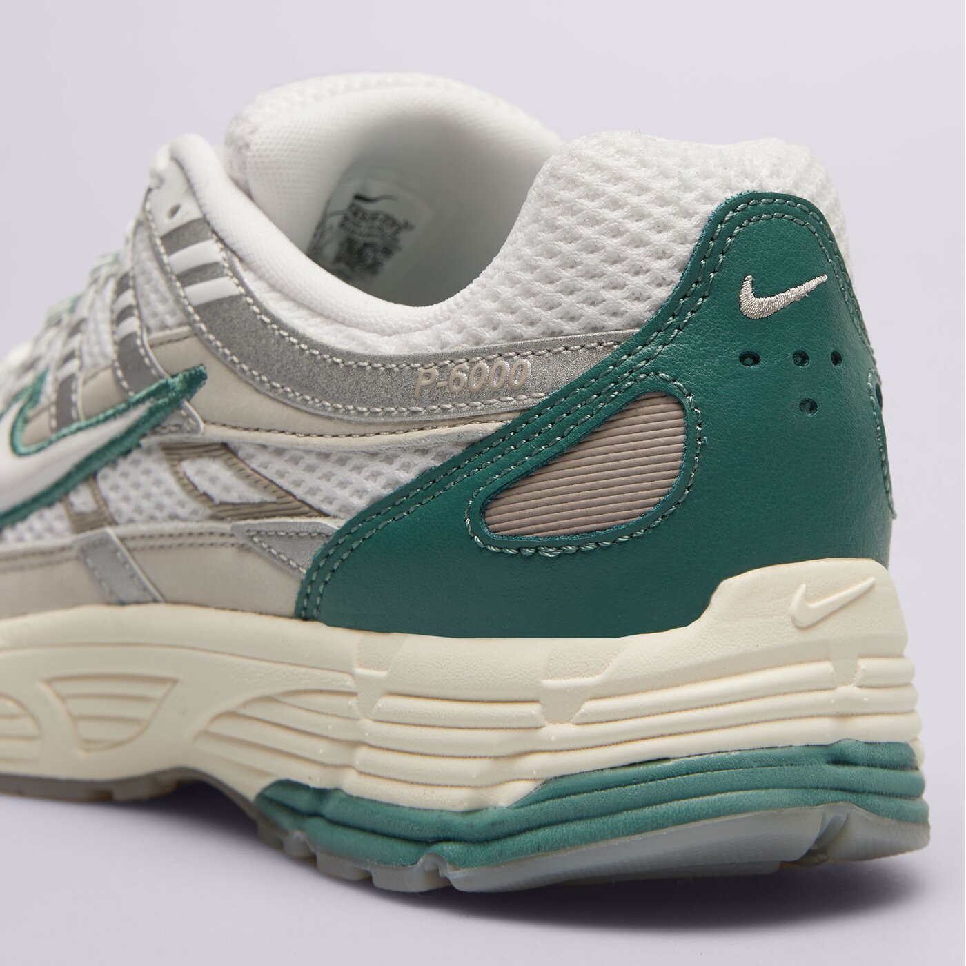 Nike P-6000 Premium - Unisex - Light Bone Bicoastal Green