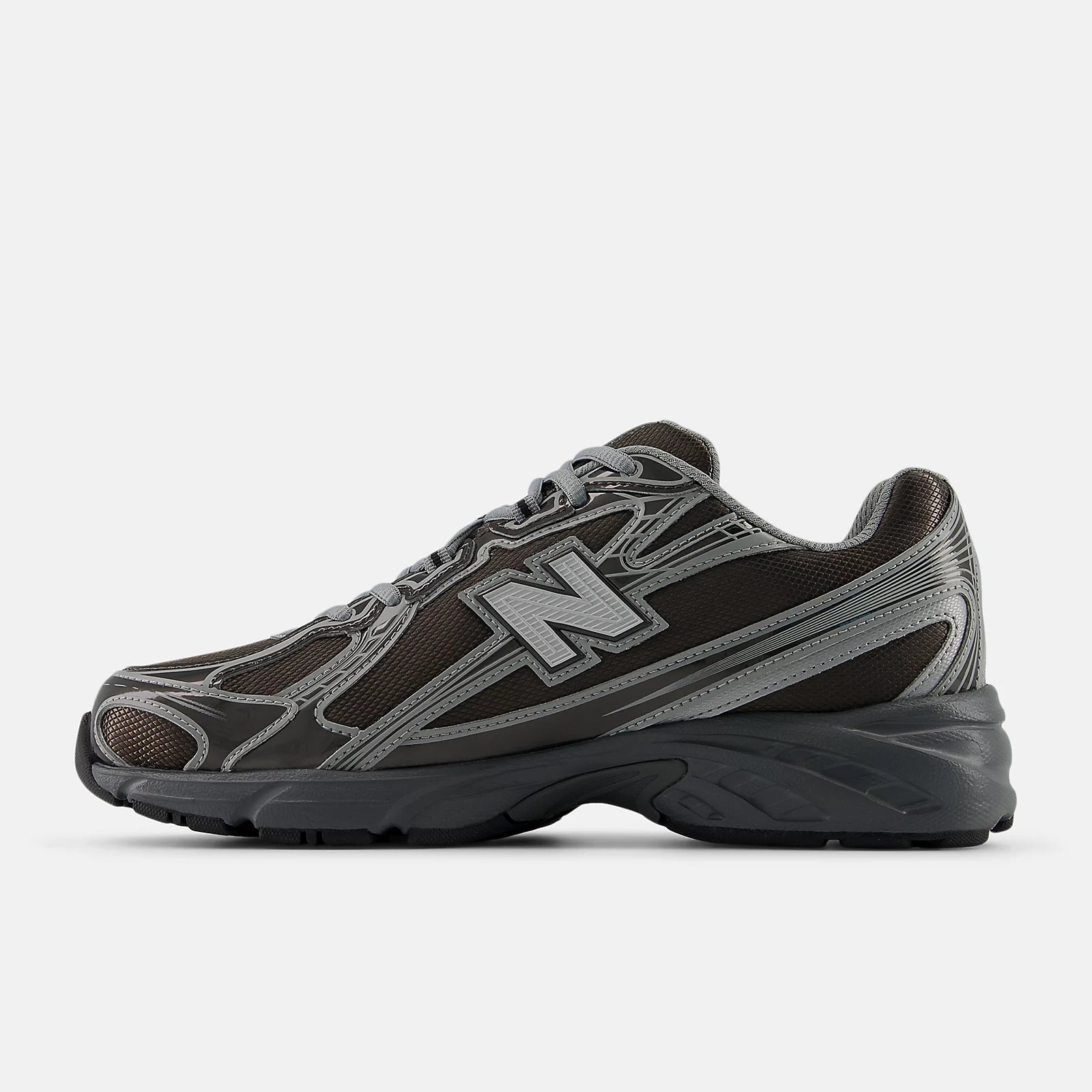 New Balance 740 - Unisex - Black Metallic Castlerock – Sneaxx