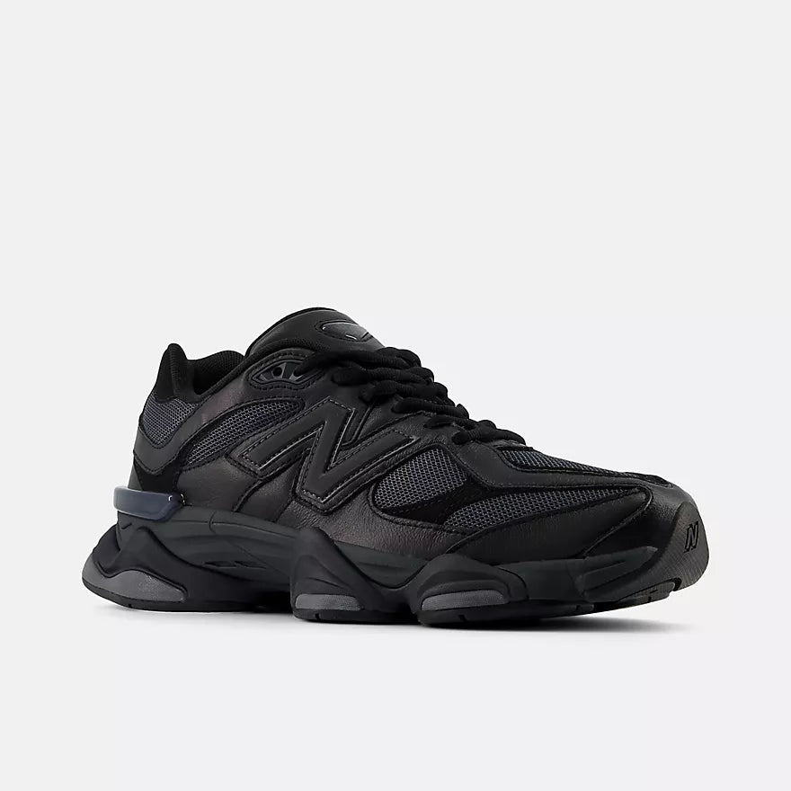 New Balance 9060 - Unisex - Triple Black