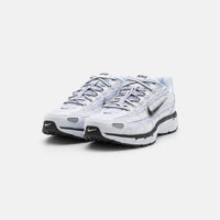 Nike P-6000 - Unisex - White Metallic Silver Black