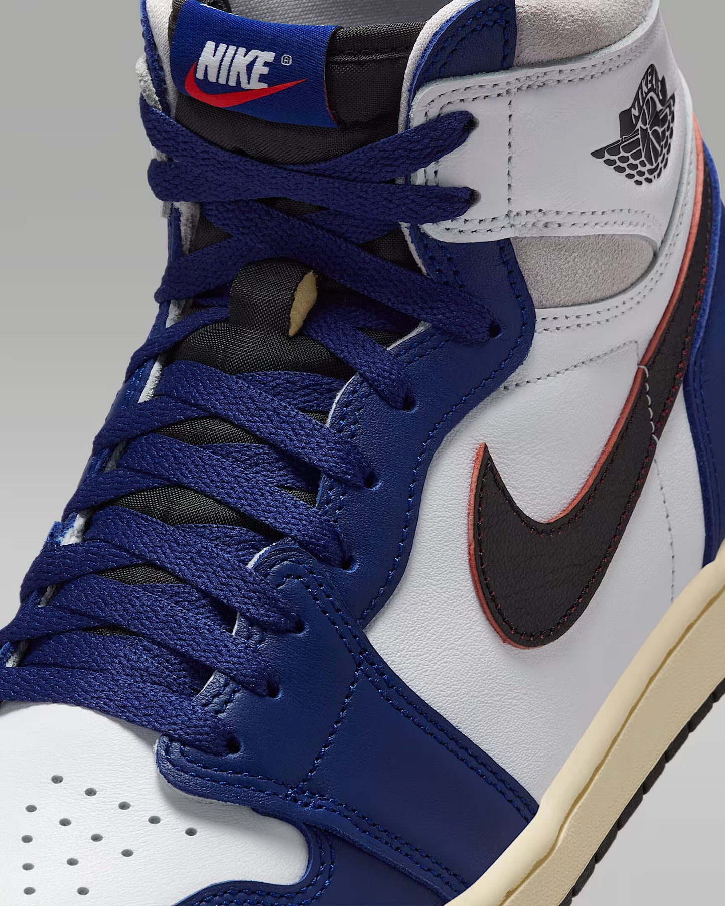 Air Jordan 1 High OG - Unisex - Rare Air