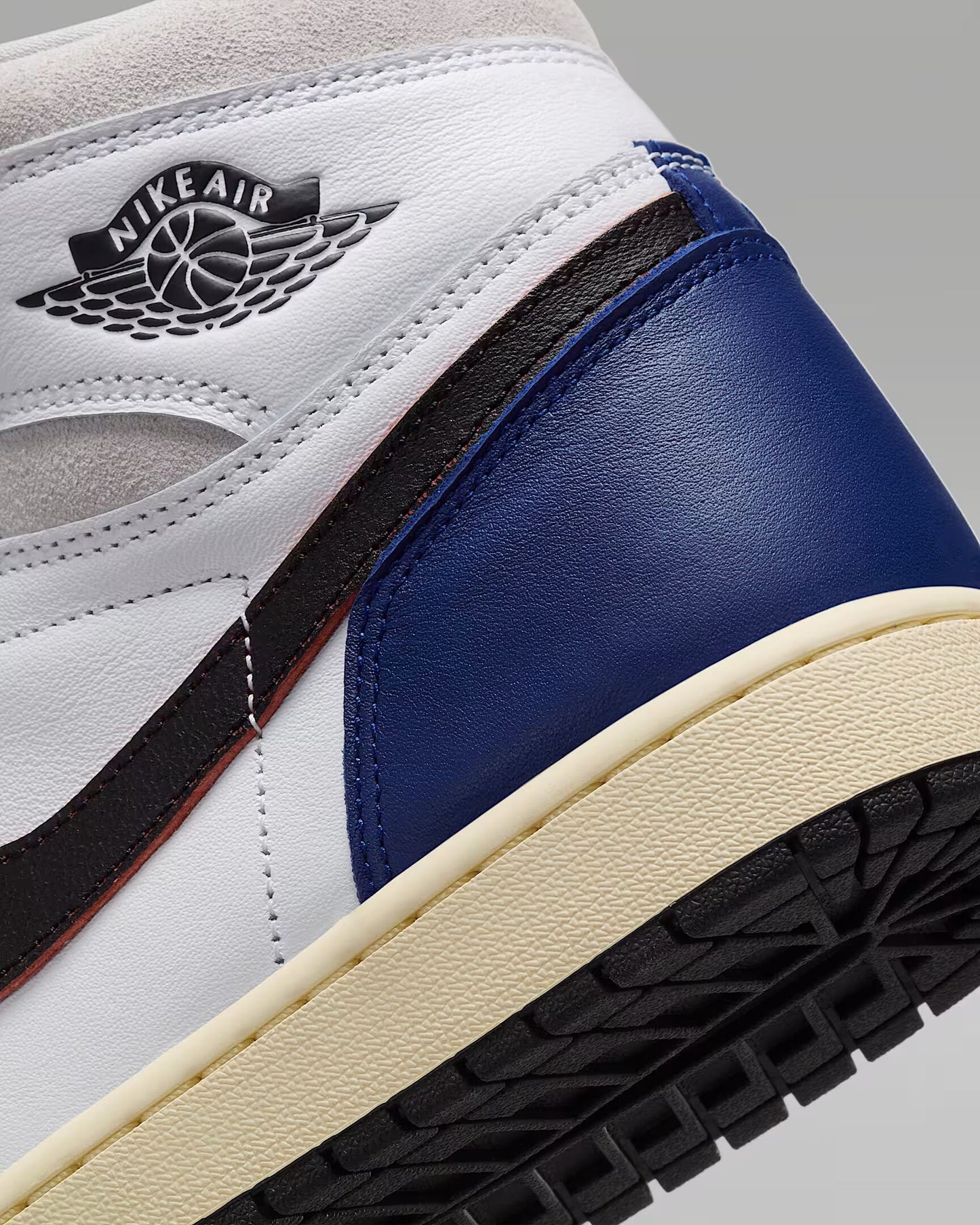 Air Jordan 1 High OG - Unisex - Rare Air