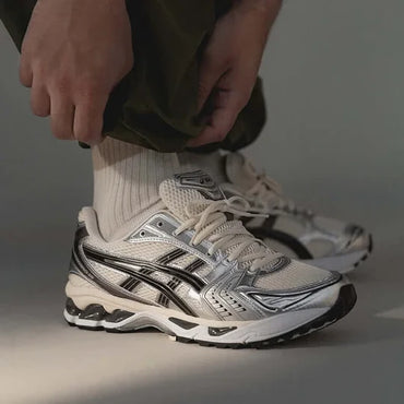Asics Gel-Kayano 14 - Unisex - Cream Zwart Metallic Plum