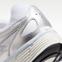Nike P-6000 - Unisex - White Metalic Silver Blue Tint