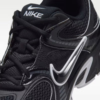 Nike V5 RNR - Unisex - Black Dark Smoke Grey