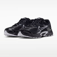 Nike V5 RNR - Unisex - Black Dark Smoke Grey