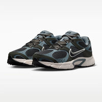 Nike V5 RNR - Unisex - Newsprint