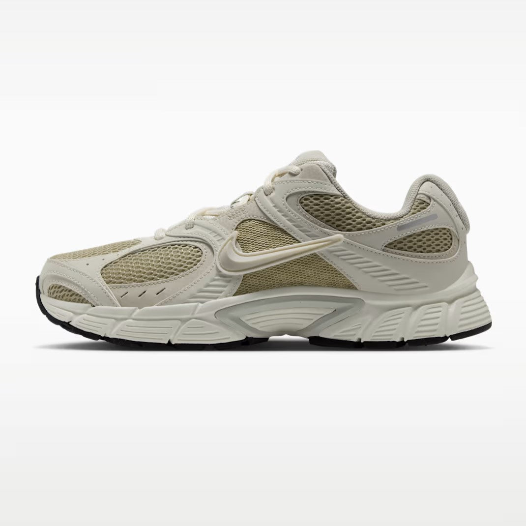 Nike V5 RNR - Unisex - Desert Khaki Light Bone