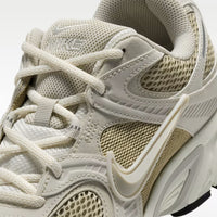 Nike V5 RNR - Unisex - Desert Khaki Light Bone