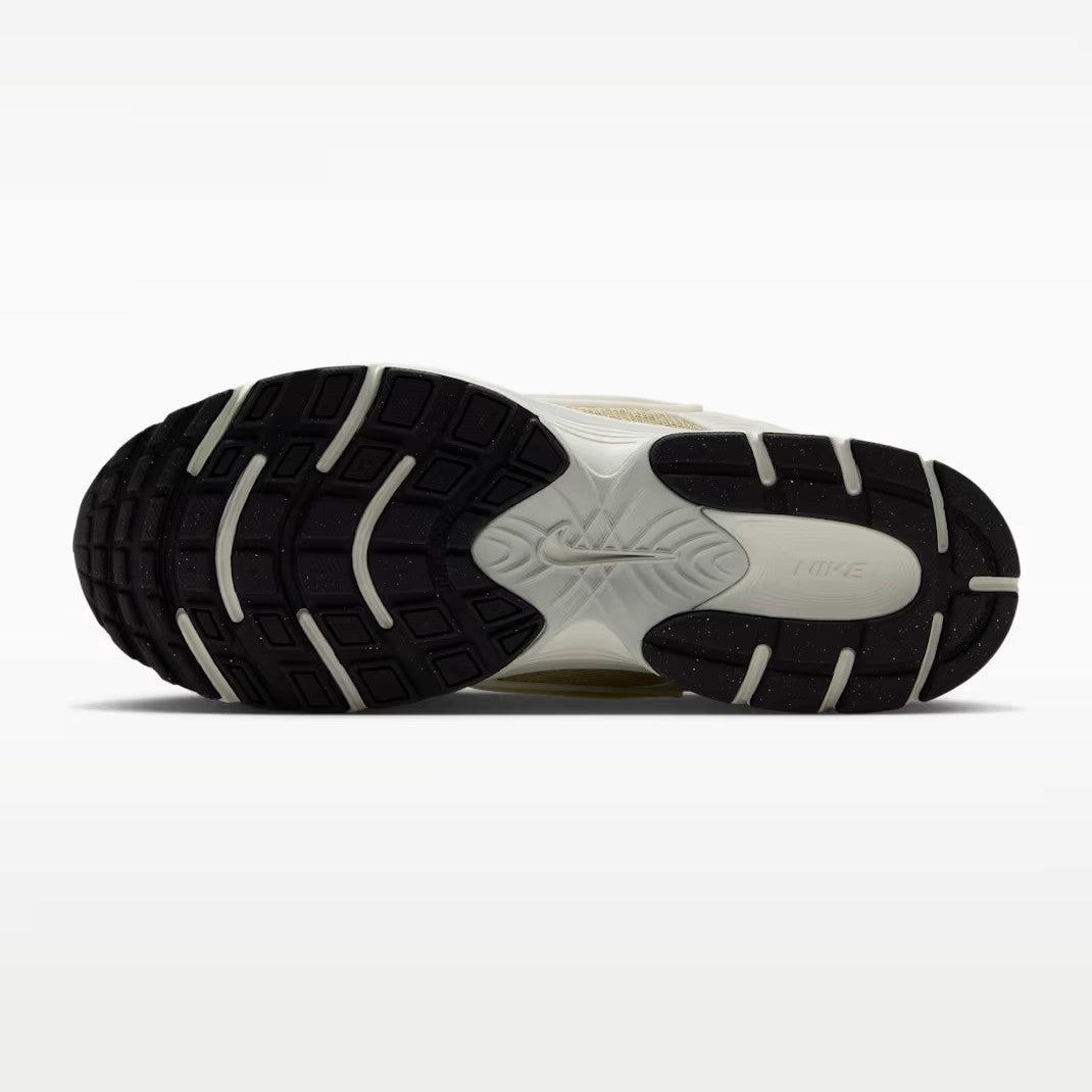 Nike V5 RNR - Unisex - Desert Khaki Light Bone