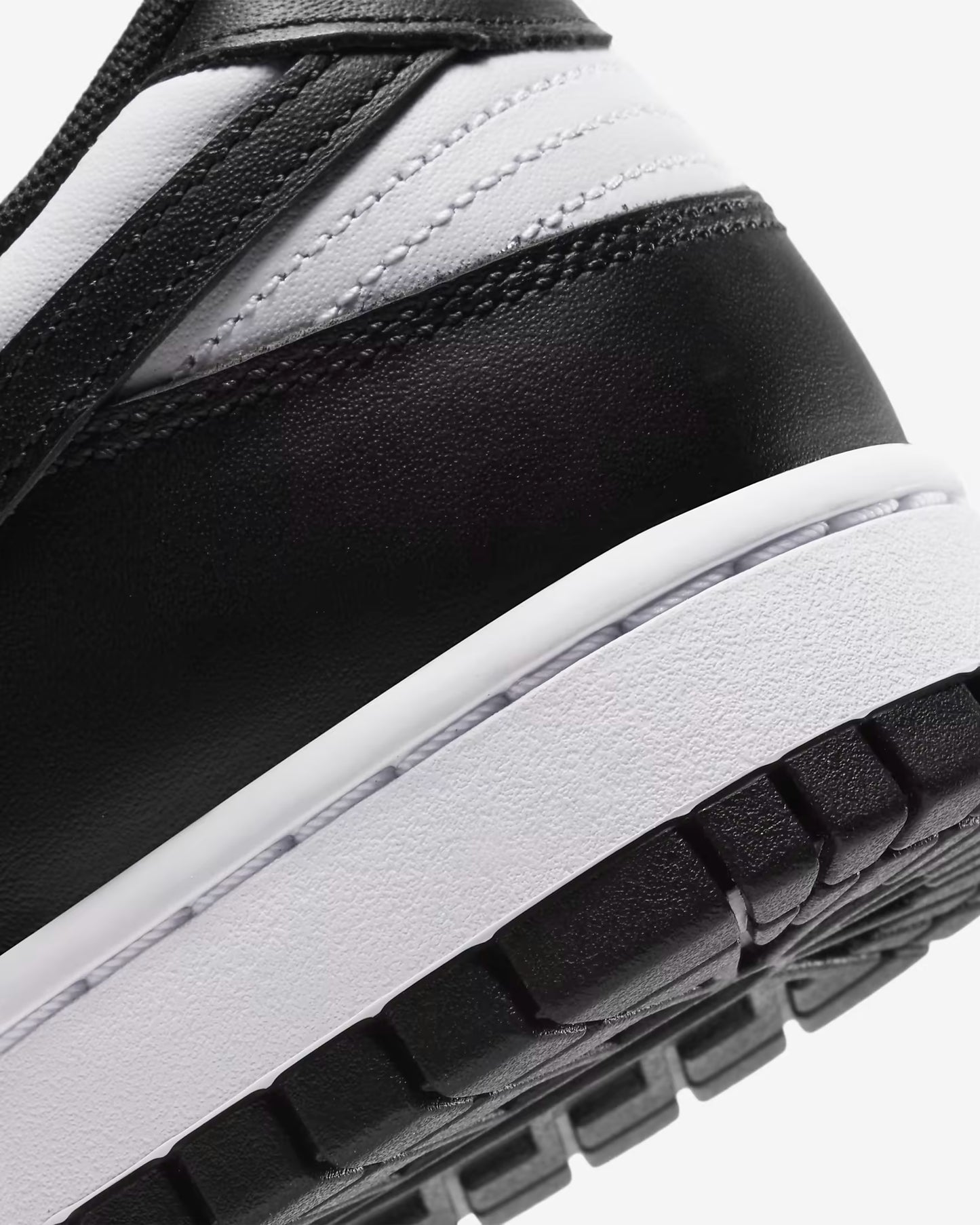 Nike Dunk Low Retro - Hombre - Blanco Negro Panda