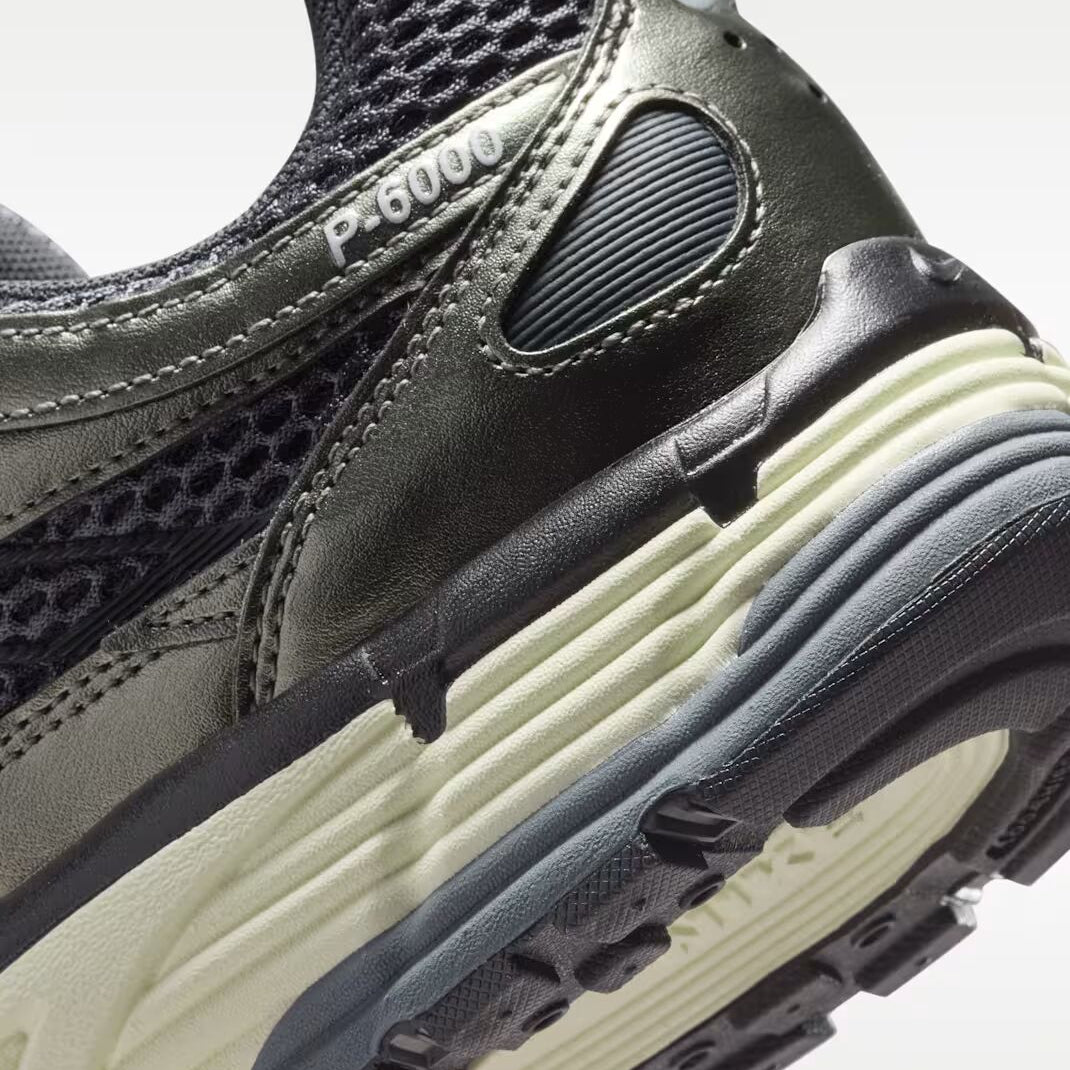 Nike P-6000 SE - Unisex - Anthracite Black Metallic