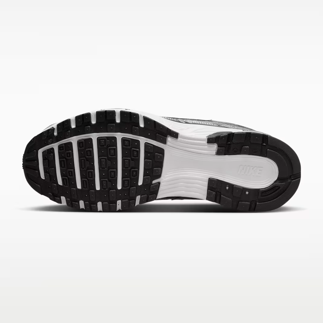Nike P-6000 Premium - Unisex - Metallic Silver