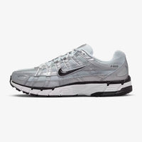 Nike P-6000 - Unisex - Metallic Silver