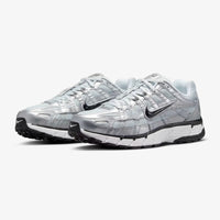 Nike P-6000 - Unisex - Metallic Silver