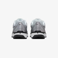 Nike P-6000 - Unisex - Metallic Silver