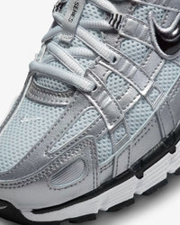 Nike P-6000 - Unisex - Metallic Silver