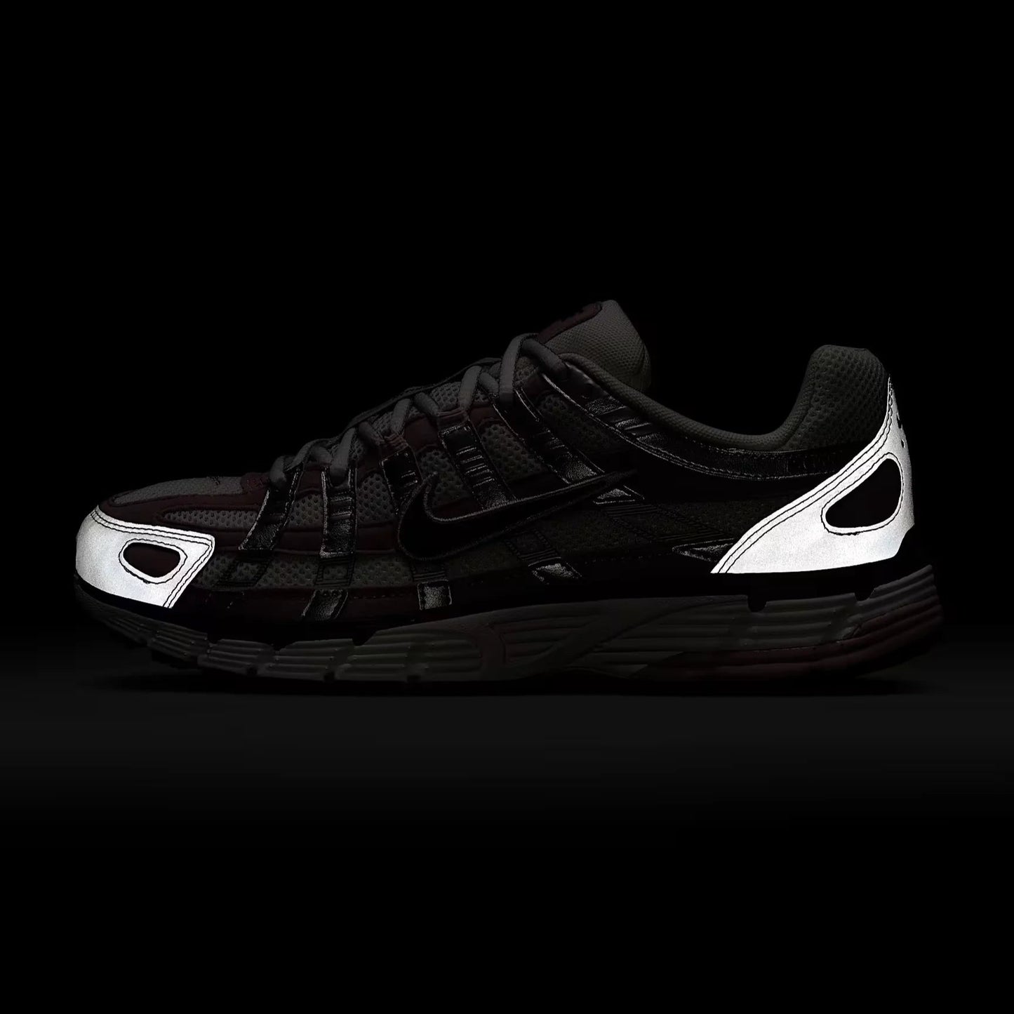 Nike P-6000 - Unisex - White Chalk Burgundy
