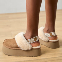 UGG Funkette - Women's - Chestnut