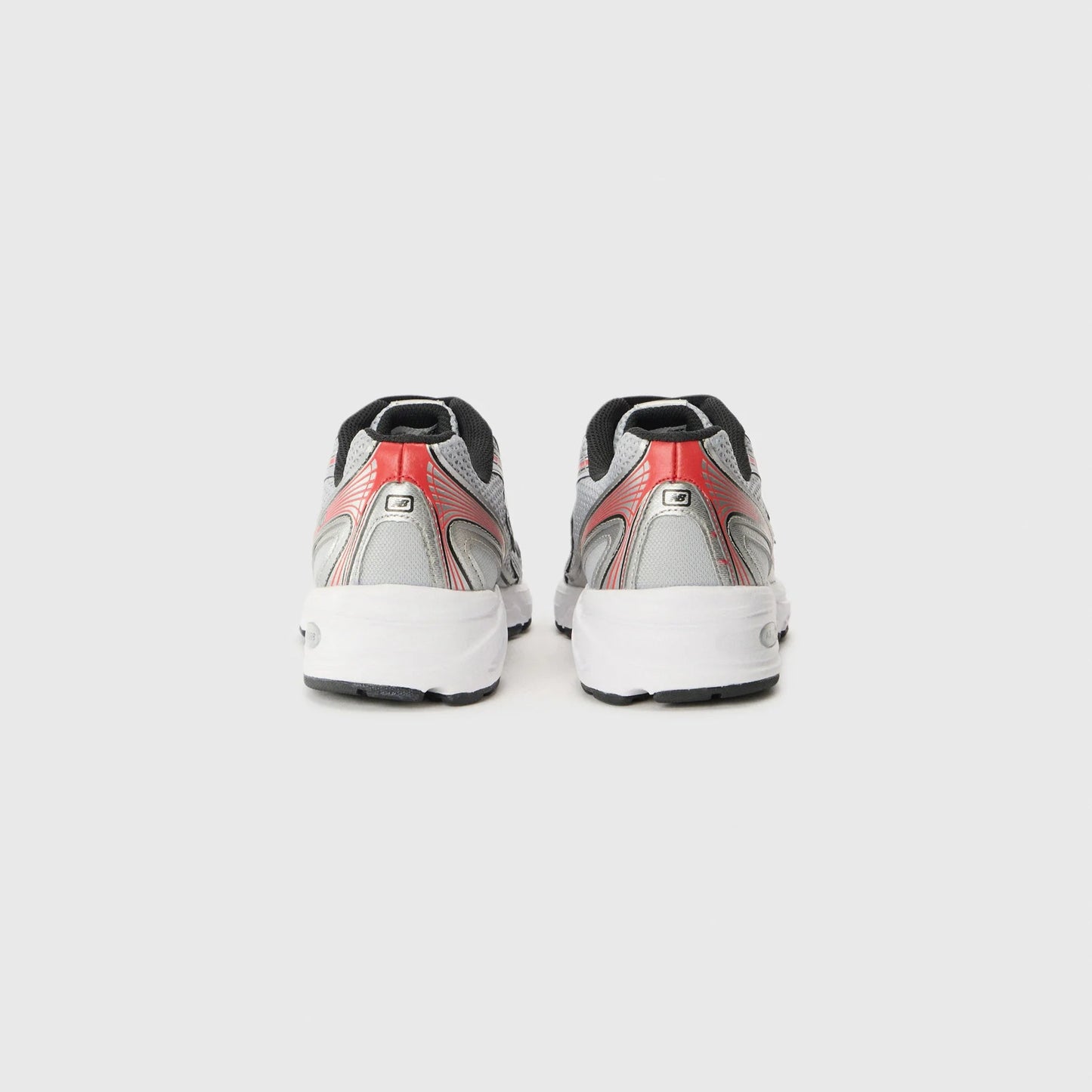 New Balance 740 - Unisex - Silver Red