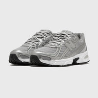 New Balance 740 - Unisex - Silver Metallic