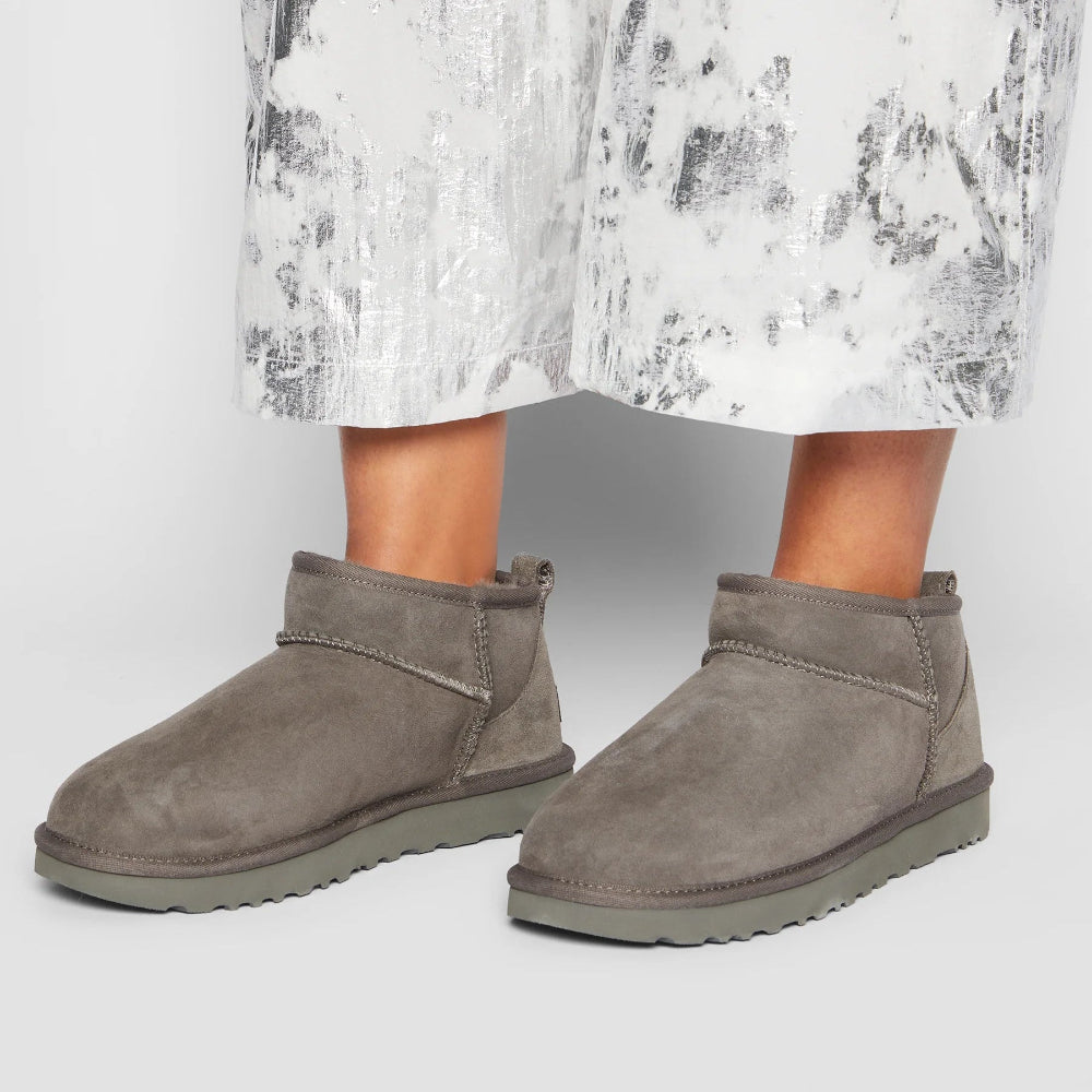 UGG Classic Ultra Mini Boot - Femme - Grey