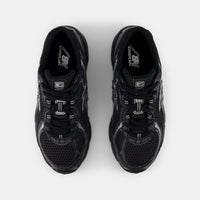 New Balance 740 - GS - Black Silver Metallic