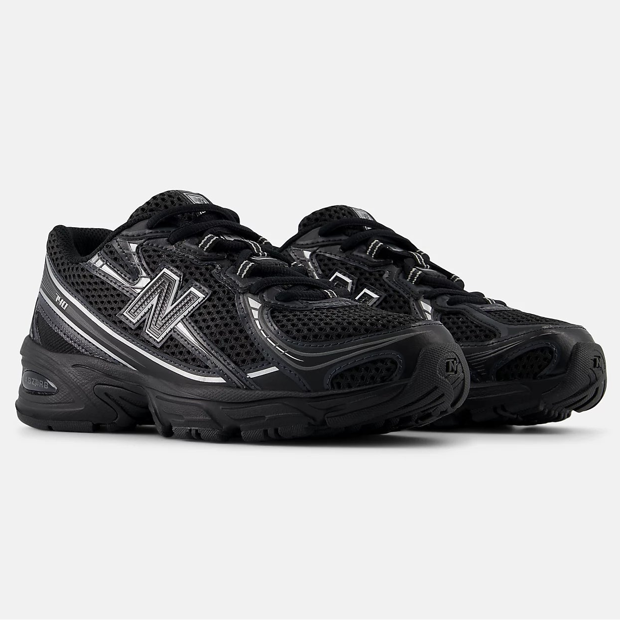 New Balance 740 - GS - Black Silver Metallic