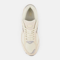 New Balance 2002R - Unisex - Off White