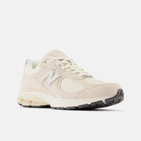 New Balance 2002R - Unisex - Off White