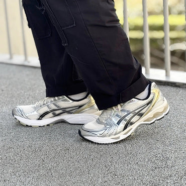 Asics Gel-Kayano 14 - Unisex - Birch Pure Silver