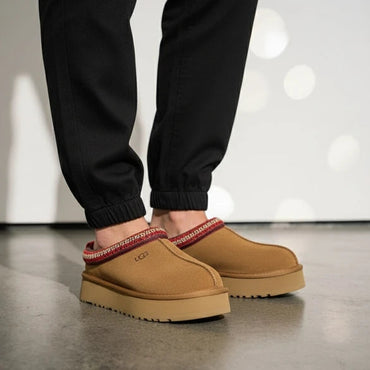 UGG Tazz II - Women's - Chestnut