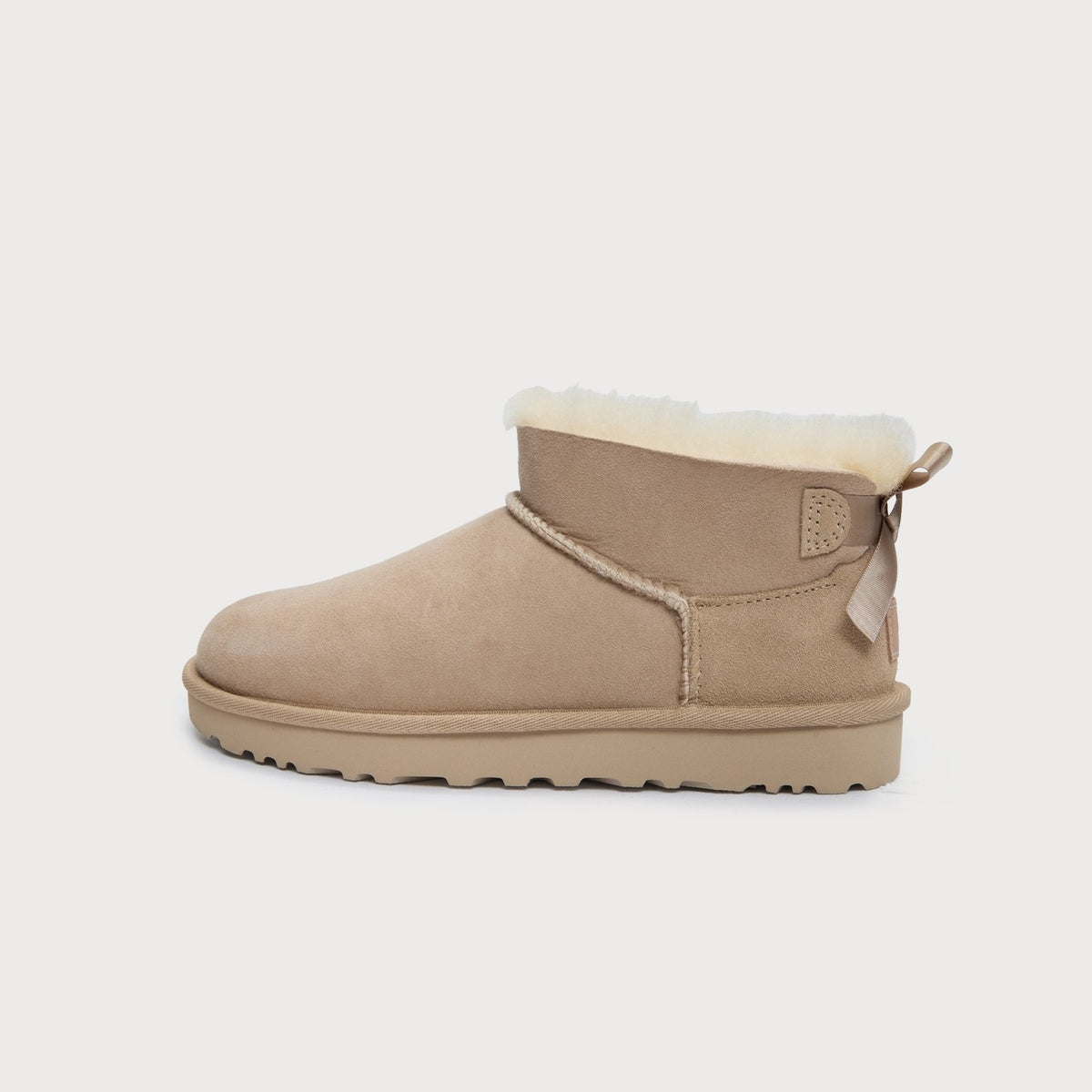 UGG Ultra Mini Bailey Bow - Women's - Sand