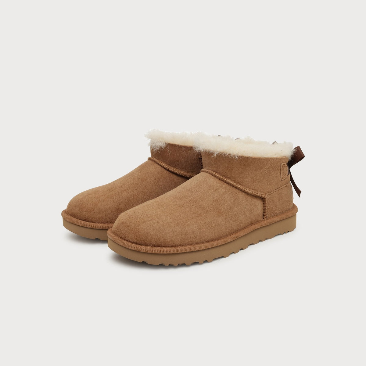 UGG Ultra Mini Bailey Bow - Women's - Chestnut