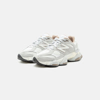 New Balance 9060 - Unisex - Driftwood Sea Salt