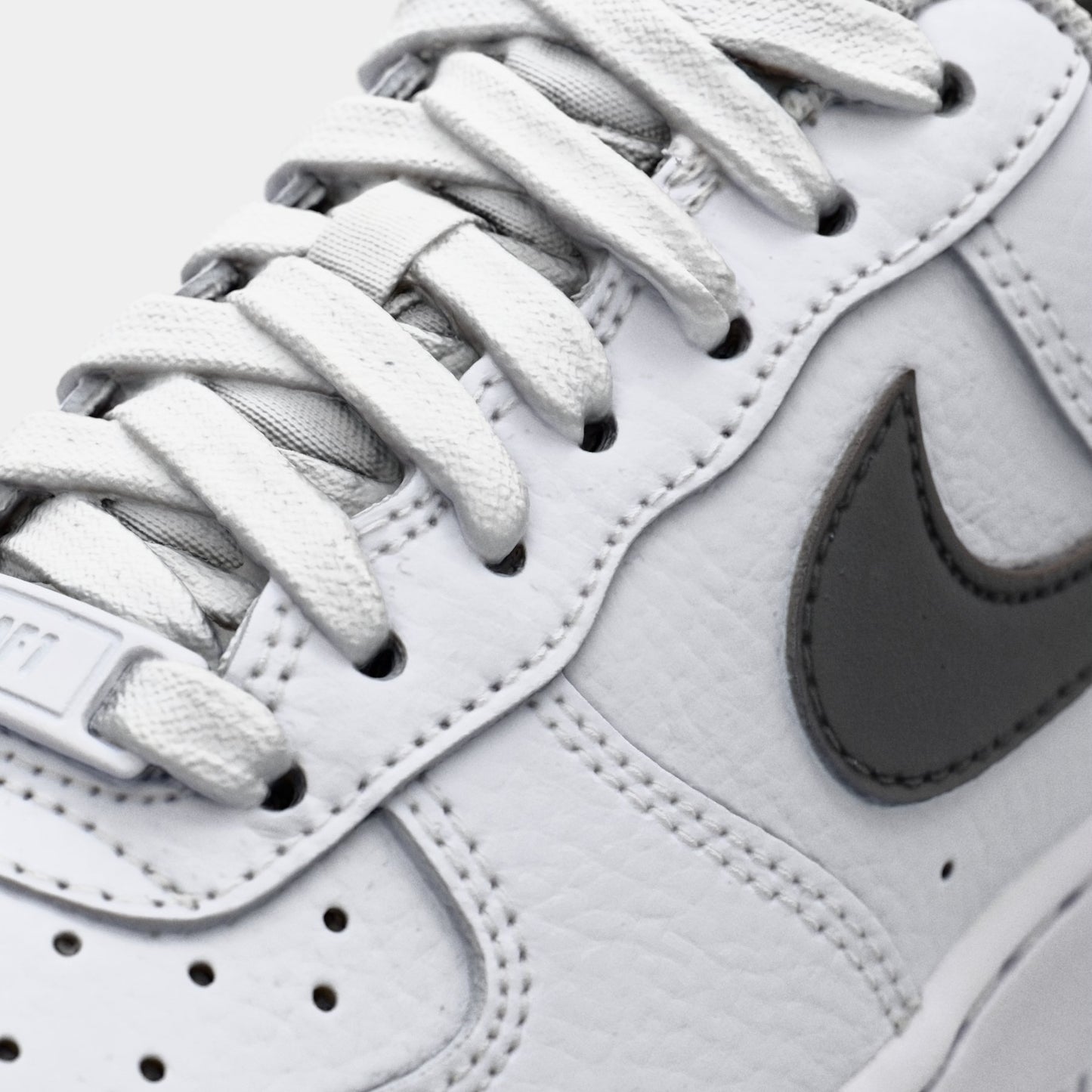 Nike Air Force 1 Low 07 - Women's - White Black