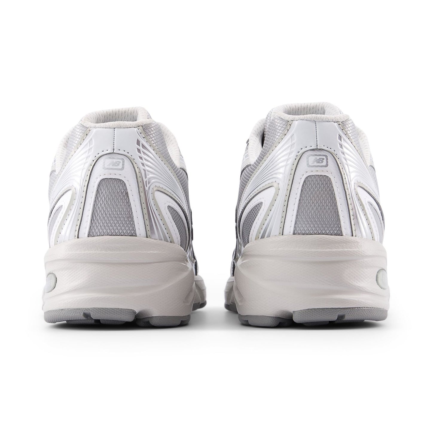 New Balance 740 - Unisex - Metallic Silver