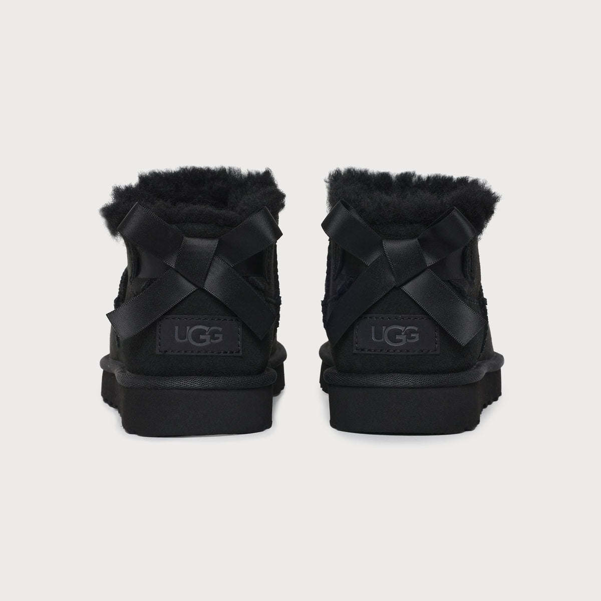 UGG Ultra Mini Bailey Bow - Women's - Black