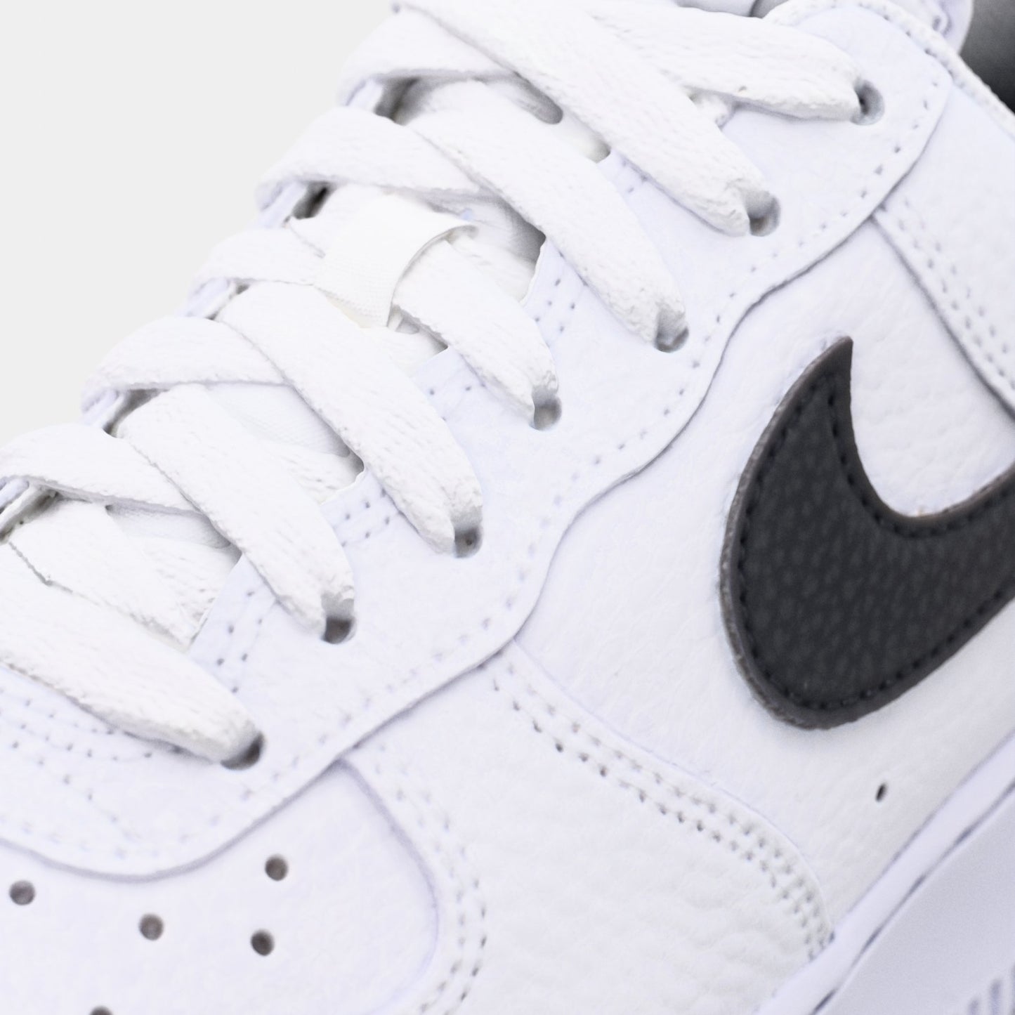 Nike Air Force 1 07 - Unisex - White Black