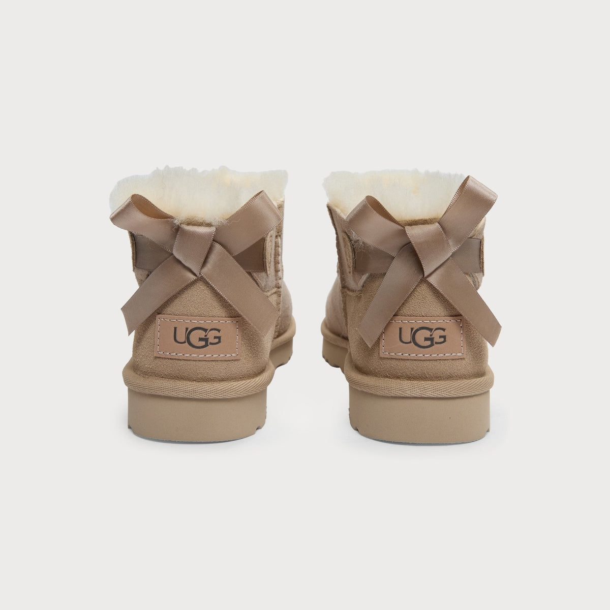 UGG Ultra Mini Bailey Bow - Women's - Sand