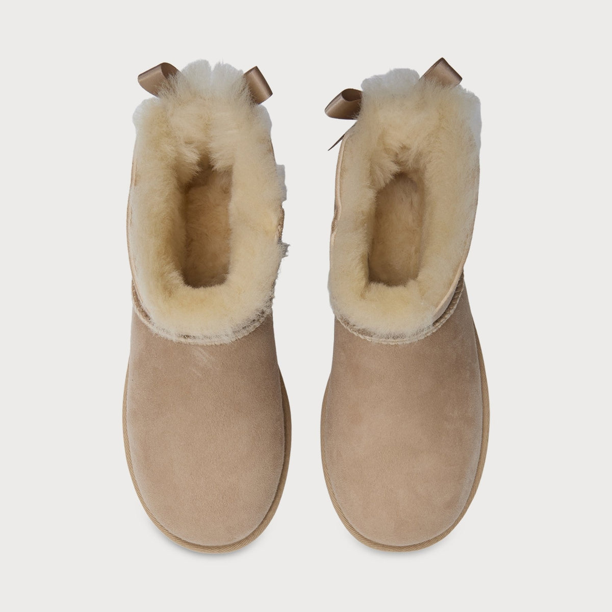 UGG Ultra Mini Bailey Bow - Women's - Sand
