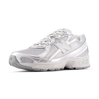 New Balance 740 - Unisex - Metallic Silver