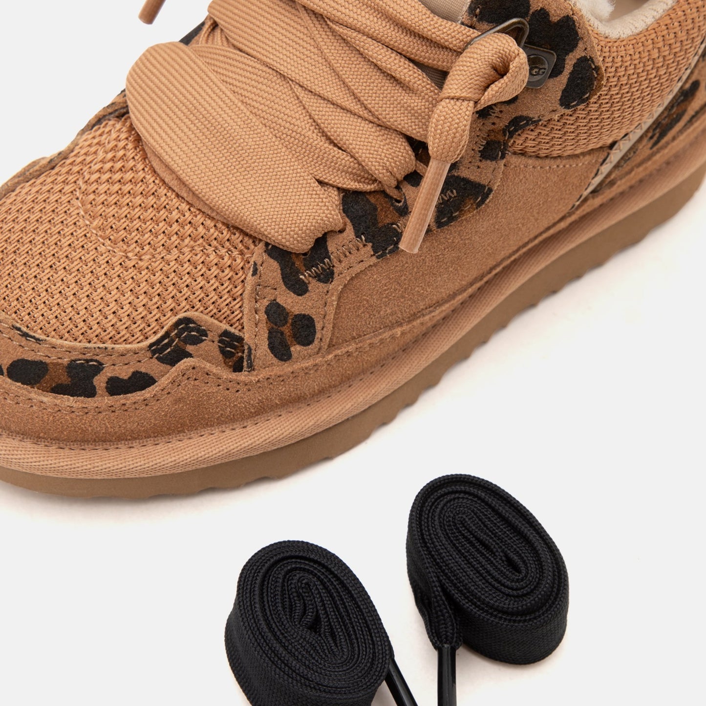 UGG Lowmel - GS - Tan