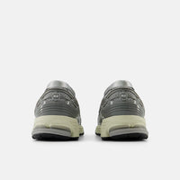 New Balance 1906L - Unisex - Metallic Silver