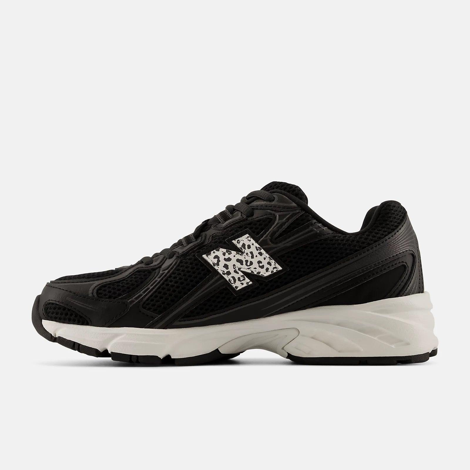 New Balance 740 - Unisex - Black Sea Salt
